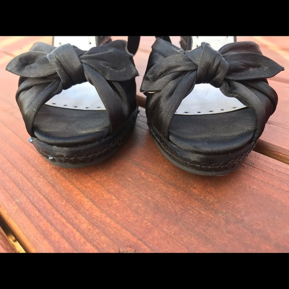 Shoes - Picture 4 of 10